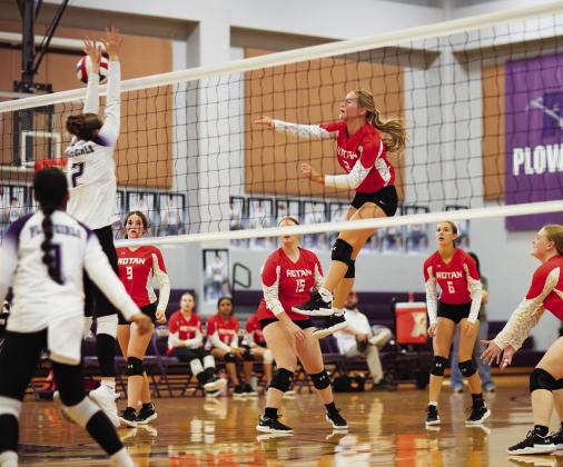 Lady Hammers take down Roscoe Plowgirls in 5 sets