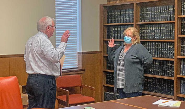 McCoy sworn in as Stonewall Co. Commissioner