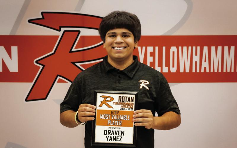 Golf MVP Draven Yanez