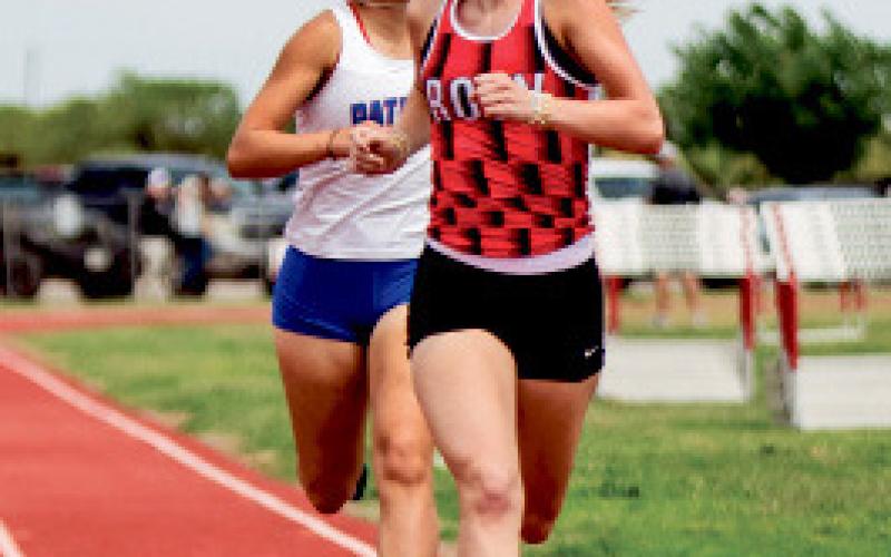 Roby’s Saylor Smith running the 800.