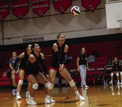 Lady Hornet senior Shelby Martin calls the ball during game 2 of 5 against Hawley Tuesday night. The Lady Hornets would ultimately come up short 2-3 after an intense 5 game stretch. Lady Hornets will be back at HOME this Saturday, September 2nd at 10am. PHOTO BY MARK MARTINEZ