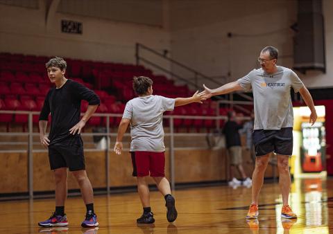 Former Collegiate Coach Tommy Brown clinics athletes in Aspermont