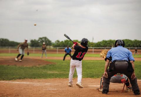 Lions clinch playoff spot with win over Rotan