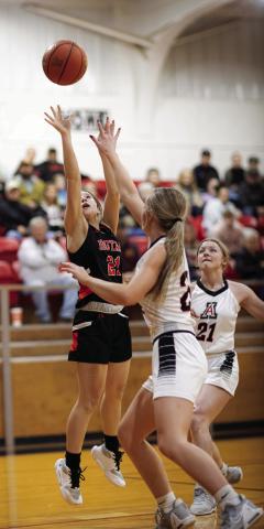 Hammer varsity falls to Hornets; regroups against Paint Creek Pirates