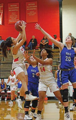 Yellowhammer teams clinch close district wins over Rule