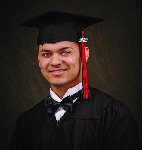 Roby Senior Dylan Lujan receives Roby Lions Club scholarship