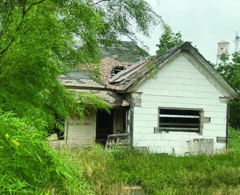 Rotan citizens will slowly start seeing dilapitated structures, like the one above, cleaned up over time since the substandard structure ordinance passed last week.
