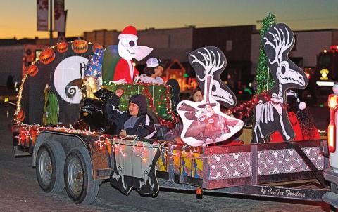 Rotan hosts Christmas festivities