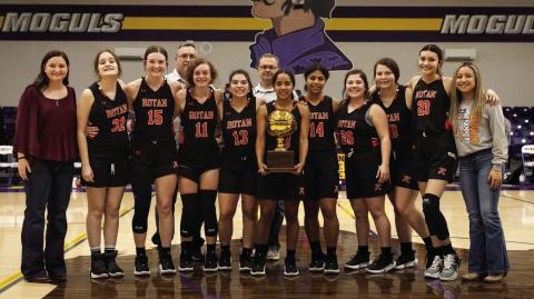 Left: Bi-District Champion Rotan Lady Hammer Basketball Team L-R: Coach Destiny Gruben, Sophie Jones, Becca Kincheloe, Coach Larry Reid, Tylee Fillingim, Brooklyn McArthur, Coach Greg Decker, Ana Daniel, Sierra Williams, Hayden Foster, Chesney Fronterhouse, Karly Buchanan, Shyanne Gaspar. PHOTO BY: MARK MARTINEZ