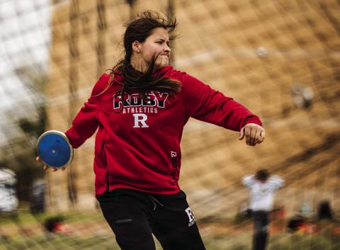 Roby's Kailyn Shipp throwing the Discus. PHOTO BY: MARK MARTINEZ