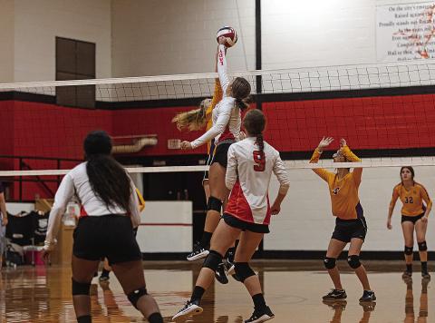 Lady Hammers open season with  3-0 win over Moran