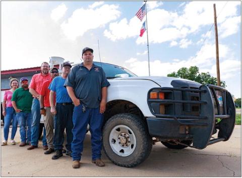 Pictured front to back: Roby Fire Chief Jonathan Boles, Walter Cleveland (Roby VFD) , Arron Duniven (Roby VFD &amp; BCE), Big Country Electric Cooperative General Manager Mark McClain, Jakob Clawson (BCEC) and Sarah McLen (BCEC) PHOTO BY MARK MARTINEZ