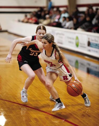 Lions swat down Hornets at home