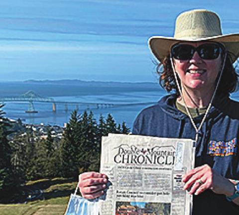 Nomadic Newspaper relaxes with friends in Oregon