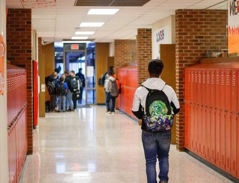 There are fewer students bustling in the hallways between classes as the second semester gets underway as student movements are restricted due to COVID-19 protocols. (Photo by Mark Martinez)