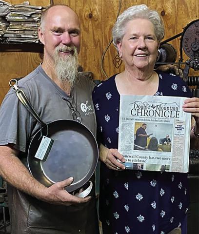 The Nomadic Newspaper meets a blacksmith!