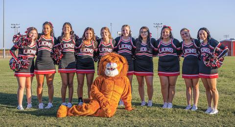 Destiny Alaniz, Joselynn Williams, Yessica Perez, Gemma Noel, Keirstyn Pippin, Keegan McWilliams, Isabella Carlos, Ariah Kirkland, Kassidy Daniel, Avery Carreon. Mascot: Cali Hernandez. PHOTO BY: MARK MARTINEZ