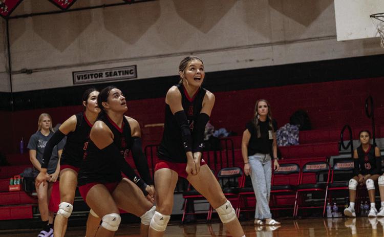 Lady Hornet senior Shelby Martin calls the ball during game 2 of 5 against Hawley Tuesday night. The Lady Hornets would ultimately come up short 2-3 after an intense 5 game stretch. Lady Hornets will be back at HOME this Saturday, September 2nd at 10am. PHOTO BY MARK MARTINEZ