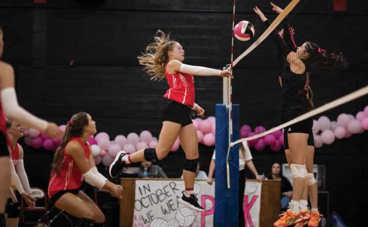 LADY HORNETS SWEEP LADY HAMMERS 3-0 ON SENIOR NIGHT