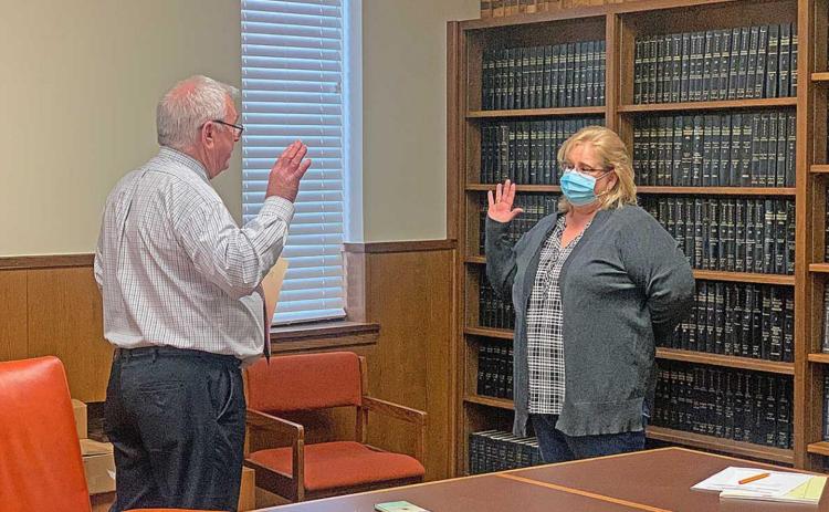 McCoy sworn in as Stonewall Co. Commissioner