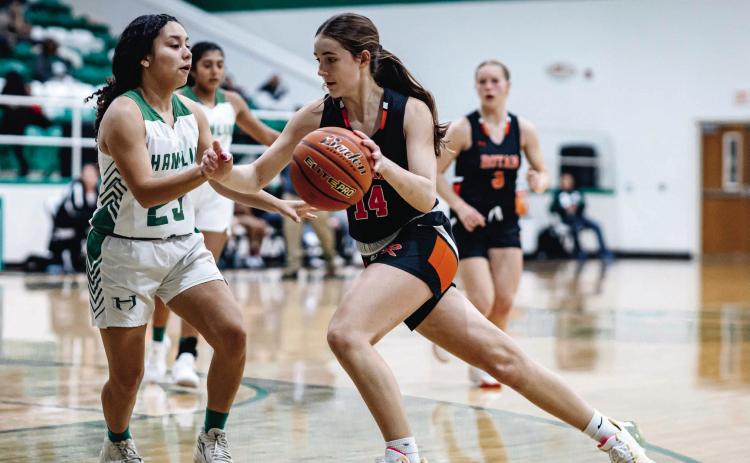 Lady Hammers win nail biter against Hamlin