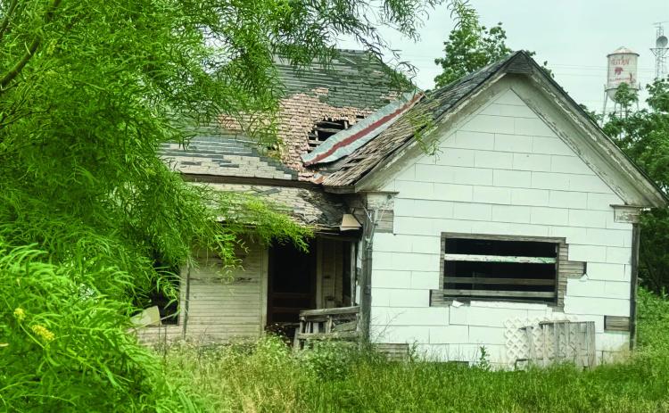 Rotan citizens will slowly start seeing dilapitated structures, like the one above, cleaned up over time since the substandard structure ordinance passed last week.