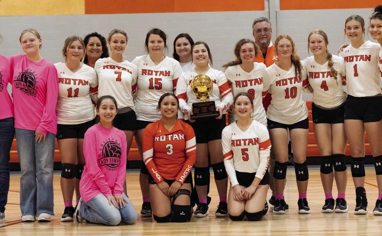 Sophie Jones, Abigail Rivers, Keira Burrows, Coach Paula Bell, Olivia Messick, Chesney Fronterhouse, Coach Destiny Grugen, Hayden Foster, Tylee Fillingim, Coach Larry Reid, Arriana Fillingim, Talyn Lewis, Karlie Buchanan, Joey Lujan, Shyanne Gaspar, Avery Gonzalez. The Lady Hammers will face off against Bronte in the Area Round Saturday November 4th at 2pm in Trent. PHOTO BY MARK MARTINEZ.