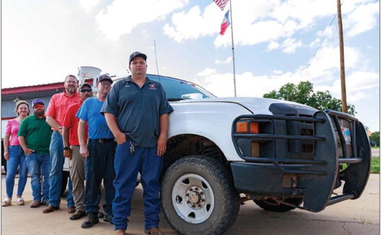Pictured front to back: Roby Fire Chief Jonathan Boles, Walter Cleveland (Roby VFD) , Arron Duniven (Roby VFD &amp; BCE), Big Country Electric Cooperative General Manager Mark McClain, Jakob Clawson (BCEC) and Sarah McLen (BCEC) PHOTO BY MARK MARTINEZ