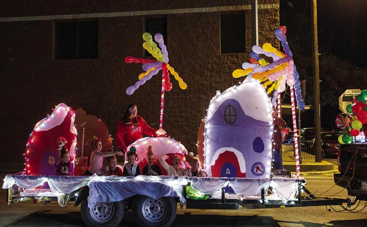 Roby Christmas Parade lights up the courthouse square