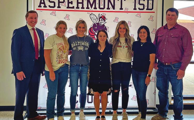 First National Bank of Aspermont / Hamlin awards scholarships to graduating Seniors