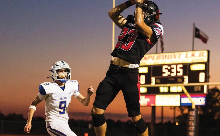 Hornets swarm Spur Bulldogs in district opener 61-16