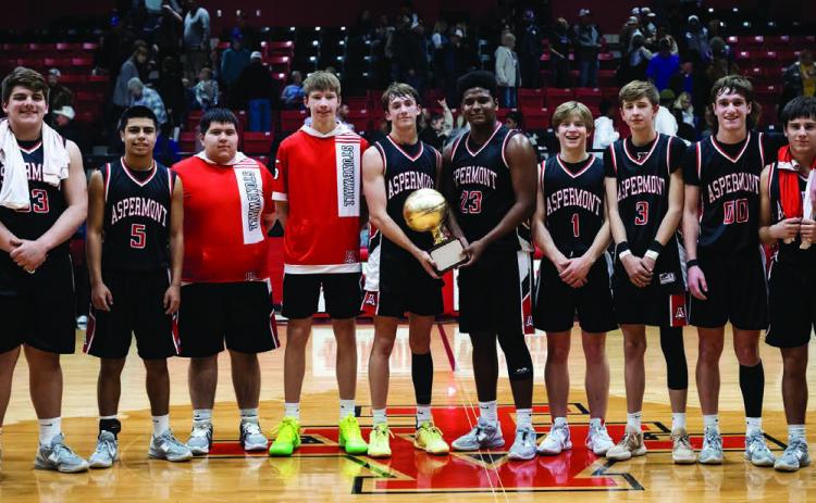 Area Champion Aspermont Hornet Basketball Team L-R: Kolby Gilbreth, Abram Lopez, Calob Castaneda, Junior Hernandez, Sebastian Kordes, Kade Morris, Donovan Miller, Keltyn Van Meter, Seth Johnson, Wesley Koenig, Carson Guidry, Jasper Hoppe. The Hornets defeated the Cross Plains Buffaloes 53-35 last Friday night to claim a Region 2 Area Trophy. On Tuesday night, they fell to the Munday Moguls in the Regional Quarterfinal Round 46-50. PHOTO BY: MARK MARTINEZ