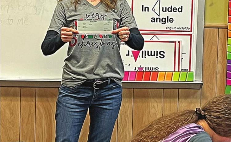 Roby teacher wins $2500 for school in nationwide contest